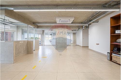 amplia Oficina en Edificio Arasa 2, foto 1