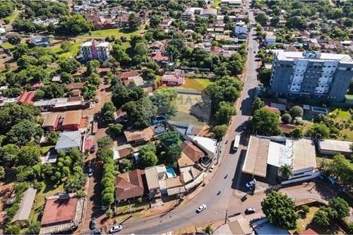 Propiedad con salones comerciales — foto 3
