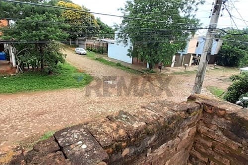 En venta casa en esquina en Loma Pyta — foto 3