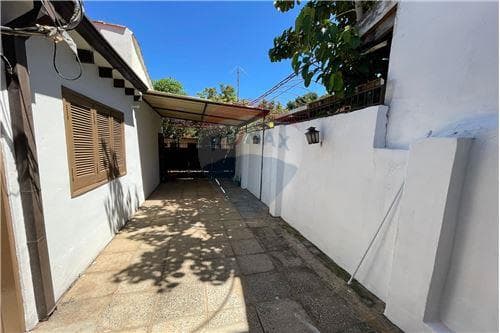 Amplia casa en venta – Villa Elisa - 29 de set