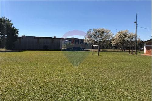 Ahora! Campo de 10 ha sobre ruta 02 con depositos
