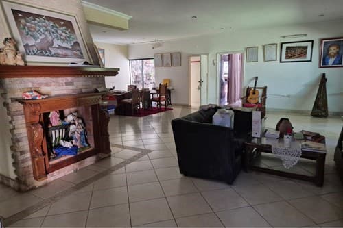 Casa con piscina en santisima Trinidad — foto 2