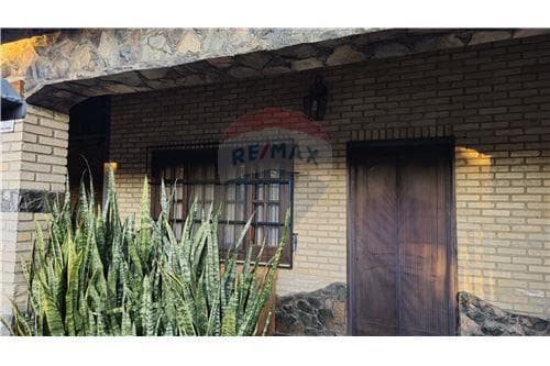 En venta casa de una planta con piscina — foto 3