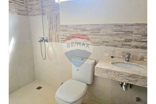 "Dúplex Moderno en Luque: Inversión Perfecta" — foto 3