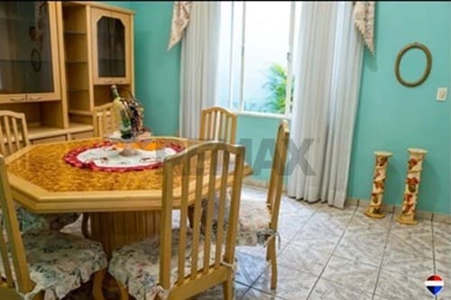 ¡Hermosa Casa en B° Che la Reina, Km 4! — foto 5