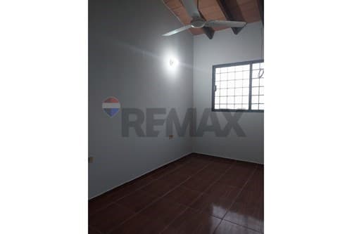 ¡EN ALQUILER! Lindo y acogedor Dúplex en Lambaré — foto 4