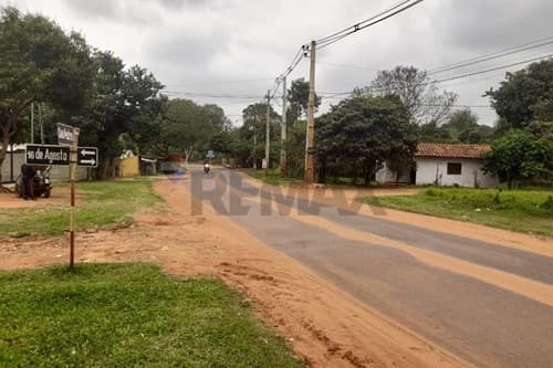 Terreno en esquina sobre asfalto en capiata, foto 3