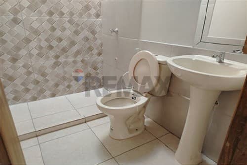 Casa en condominio seguro, isla bogado Luque — foto 2