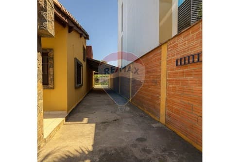 Hermosa Casa – Avenida Salvador del Mundo — foto 3