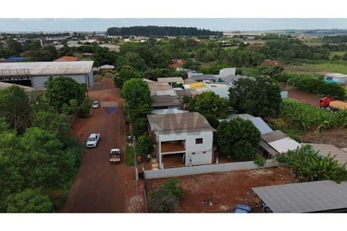 ¡Casa Moderna en Santa Rita, 6 Dorm, 405m²!
