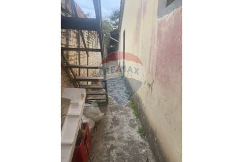 Casa a demoler en fdo de la mora zona norte