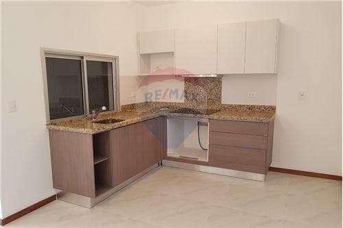Departamento de 1 Dorm. Zona Los Laureles