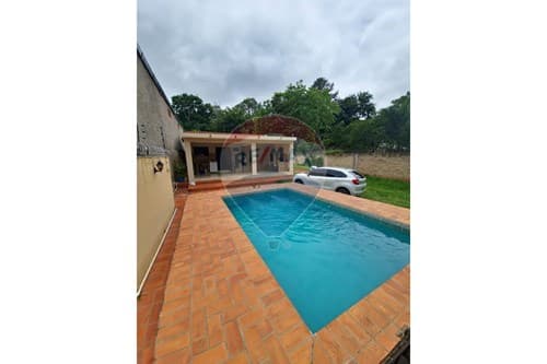 Casa con piscina sobre ruta — foto 3