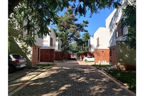 Dúplex en Jardines de Loma Merlo — foto 3