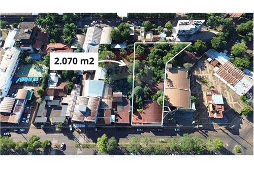 En venta amplio terreno sobre la Avda. Caballero — foto 2