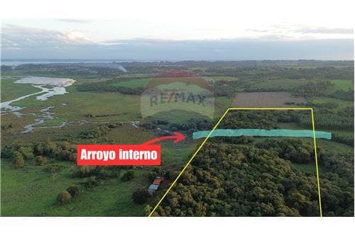 En venta terreno de 6 Has. con arroyo en Encarnación