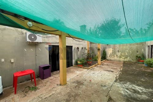 Vendo casa y local de eventos en encarnacion