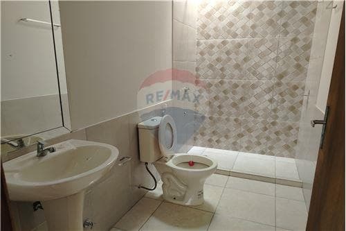 Casa en condominio seguro, isla bogado Luque — foto 4