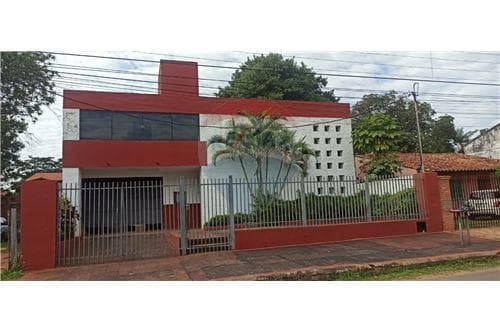 AMPLIA casa en Villa Adela zona BOULEVARD — foto principal