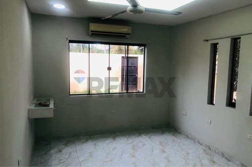 "Moderna Casa en Venta en Colonia Thompson, Ypané" — foto 4