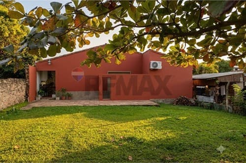 "Hogar Espacioso en Mbocayaty: ¡Inversión Ideal!" — foto 1