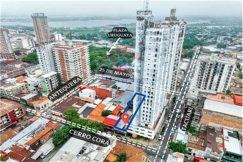 Edificio de calle a calle en el centro de Asunción — foto 5