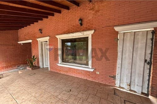 En venta - casa a refaccionar en Lambaré — foto 3