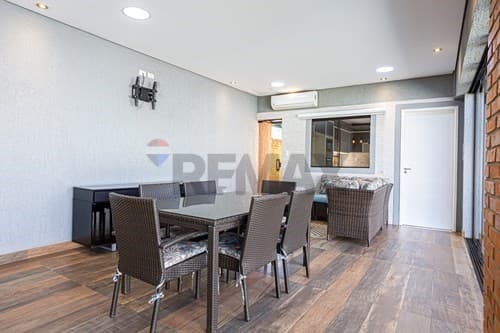 Casa de 3 dormitorios con piscina en condominio