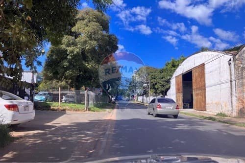 Venta de terreno en el centro de San Lorenzo