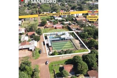 Propiedad en barrio san isidro — foto principal
