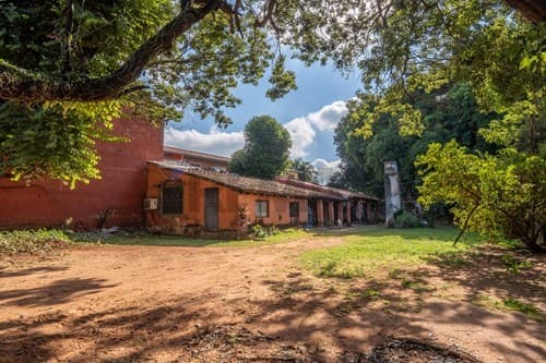 ¡Casa en Venta en Lambaré con Potencial Comercial! — foto 4