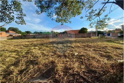Amplio terreno de 1.270 m2 en m.r.a — foto 3