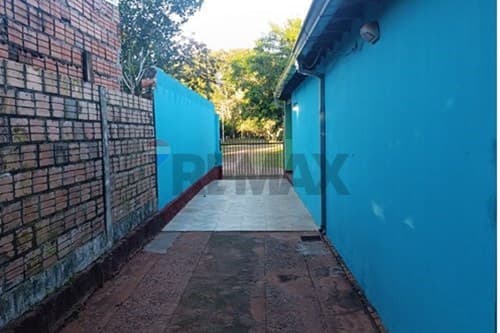 Casa en venta en yaguaron (cerca a paraguari)