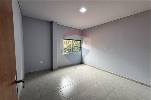Casa en esquina barrio palomar - lambare — foto 3