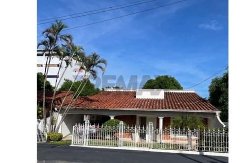 Casa en Lambaré- B° Felicidad