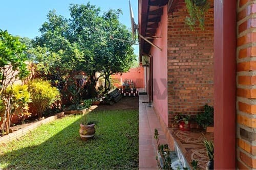 Amplia casa en capiata — foto 4