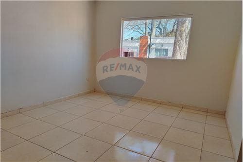 Casa en condominio seguro, isla bogado Luque — foto 5