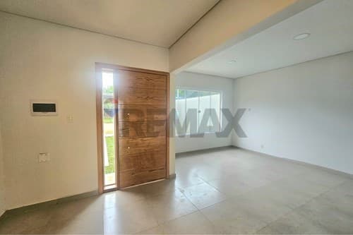 Duplex de 1 planta en Luque, zona ykua dure — foto 4