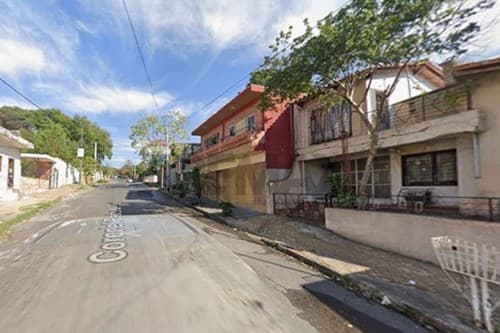 ¡Casa amplia a refaccionar en Sajonia, Asunción!