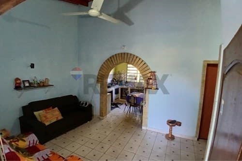 Casa en venta barrio san miguel caacupé — foto 2