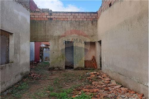 Terreno con construcción a terminar – B° Obrero — foto 3