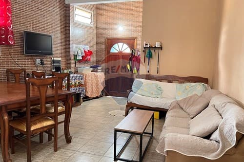 Casa en esquina de 3 pisos en Mariano R.A — foto 3