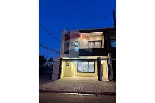 Duplex nuevo a estrenar con sistema domótico