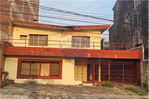 En venta amplia propiedad sobre la calle Iturbe — foto 4