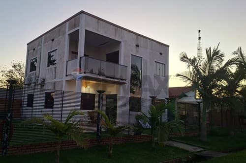 ¡Casa Moderna en Pilar con Jardín Encantador! — foto 4