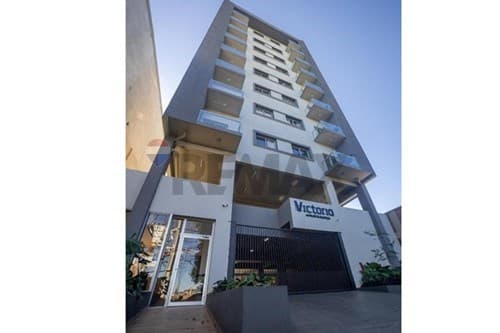 En venta hermoso apto en el Edificio Victoria — foto principal