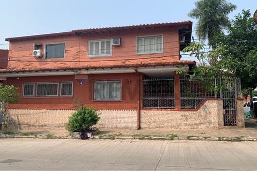 Casa en esquina con dpto independiente en Sajonia — foto 1