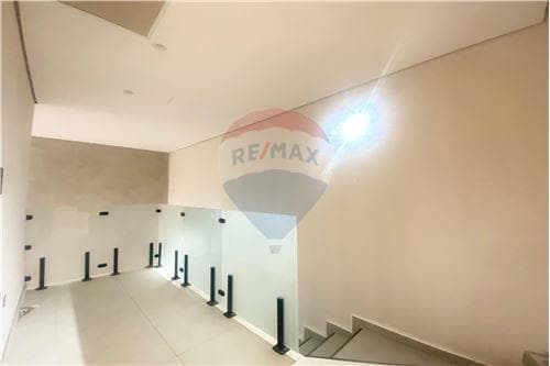 DUPLEX A ESTRENAR con 3 cocheras, foto 2