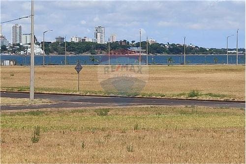 Terreno con local comercial y loza — foto 5