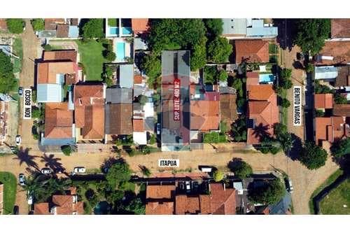 Vendo Casa con Salon Comercial en Fernando Z Norte